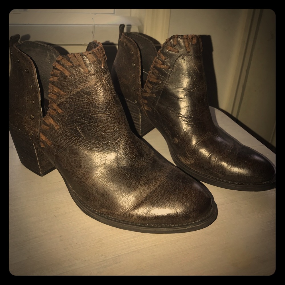 Nice leather booties / worn once